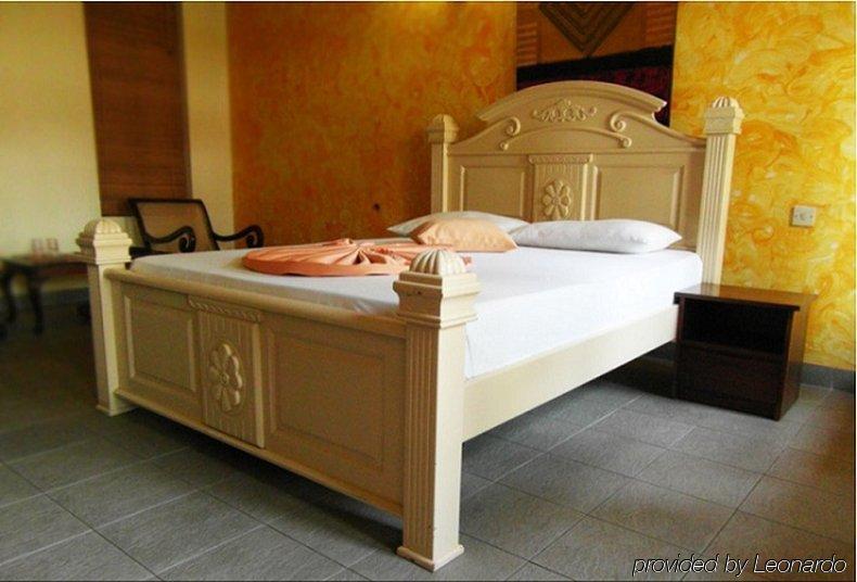 Yoho Rivi Ras Hotel Dehiwala-Mount Lavinia Δωμάτιο φωτογραφία